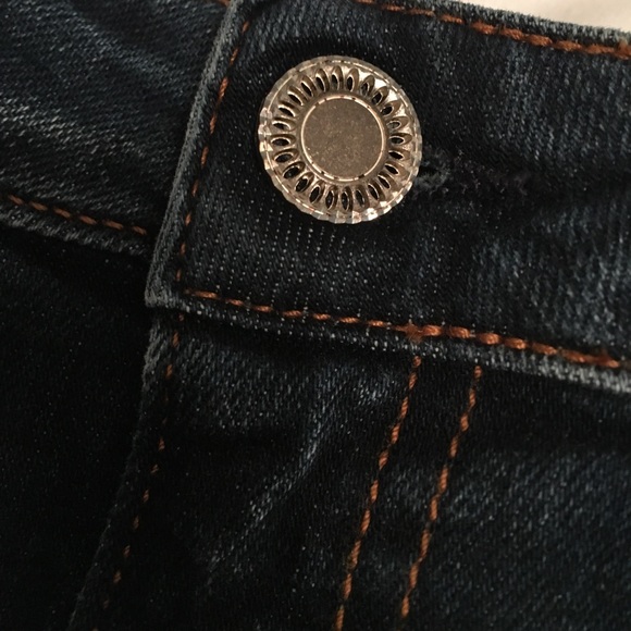 Guess Skirt - Picture 2 of 5